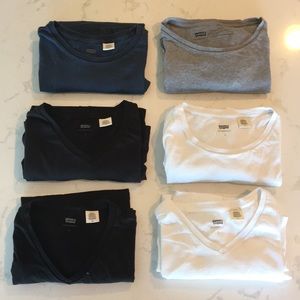 Levi's Shirts - 6- Men’s Levi’s t-shirts, 3 crew, 3 v-neck Levi's Shirts - 6- Men’s Levi’s t-shirts, 3 crew, 3 v-neck